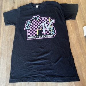 MTV shirt size small
